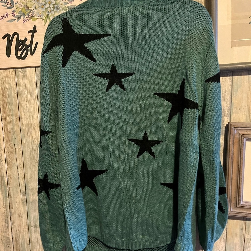 Umgee Green Sweater with Navy Star Design ⭐️ M - Picture 4 of 4